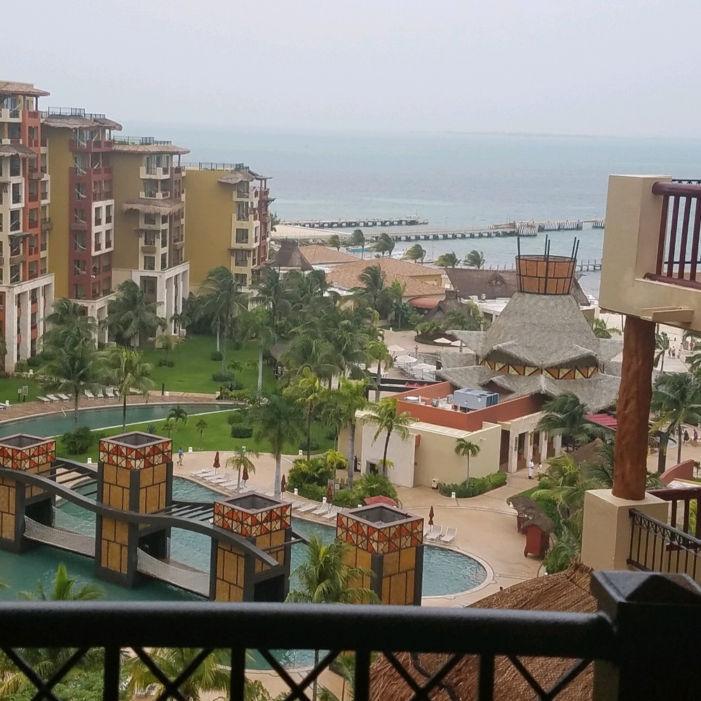 Meet your Posher, Hope